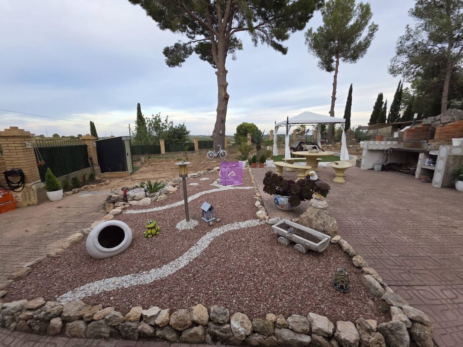 Chalet de 3 habitaciones en Godelleta en venta con piscina garaje - 215.000 € (Ref: 9510260)