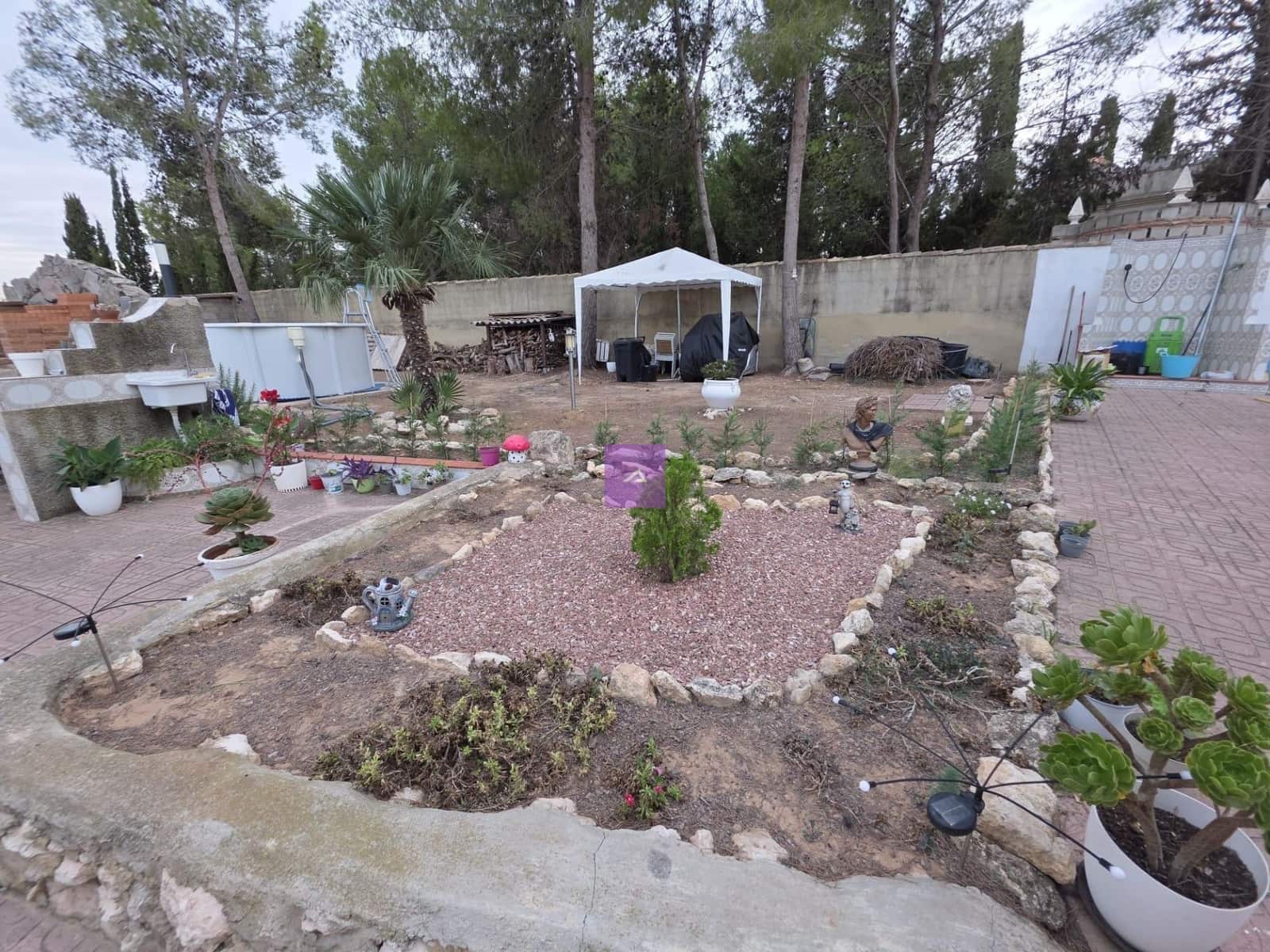 Chalet de 3 habitaciones en Godelleta en venta con piscina garaje - 215.000 € (Ref: 9510260)