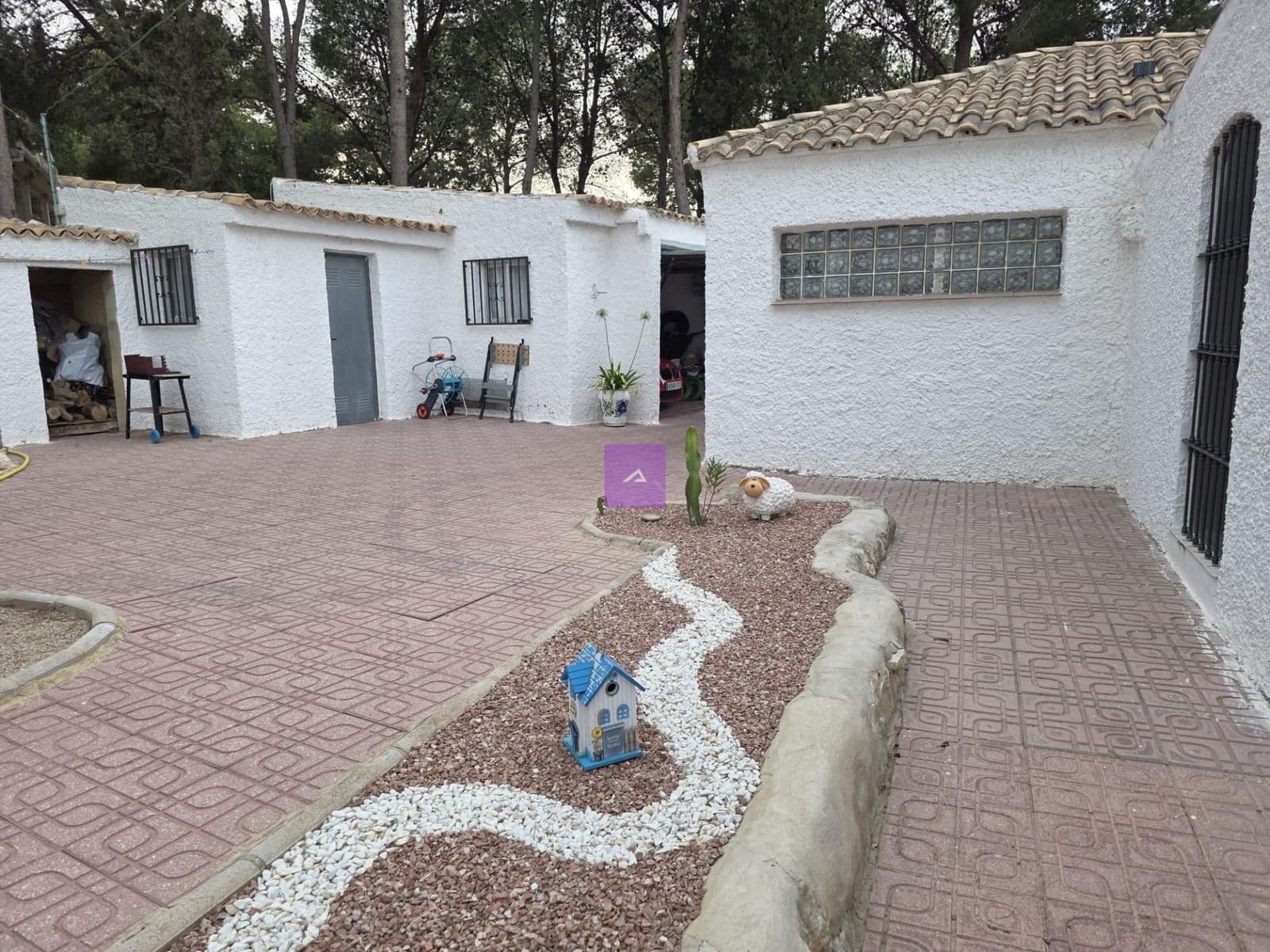 Chalet de 3 habitaciones en Godelleta en venta con piscina garaje - 215.000 € (Ref: 9510260)