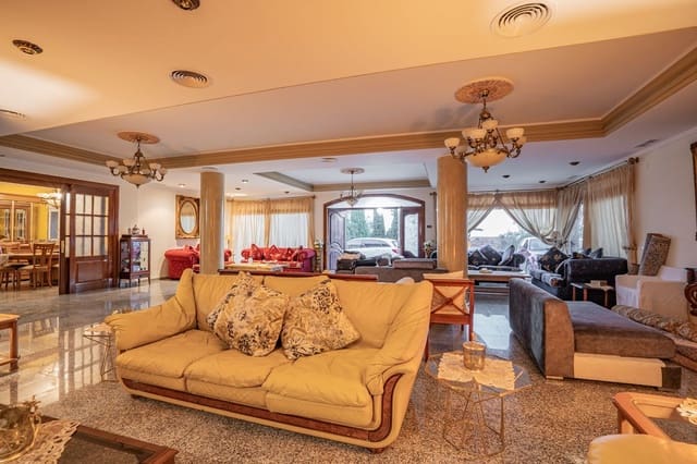 6 Zimmer Villa zu verkaufen in Benalmádena pueblo, Benalmádena mit Pool Garage - 1.490.000 € (Ref: 7991326)