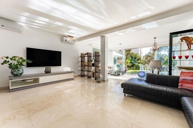 4 soveværelse Villa til salg i Calahonda, Mijas med swimmingpool garage - € 899.000 (Ref: 8782356)