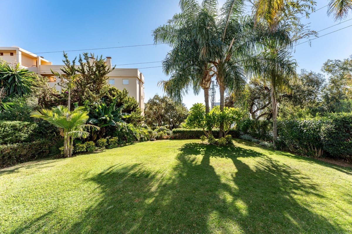 4 soveværelse Villa til salg i Calahonda med swimmingpool garage - € 899.000 (Ref: 8782356)