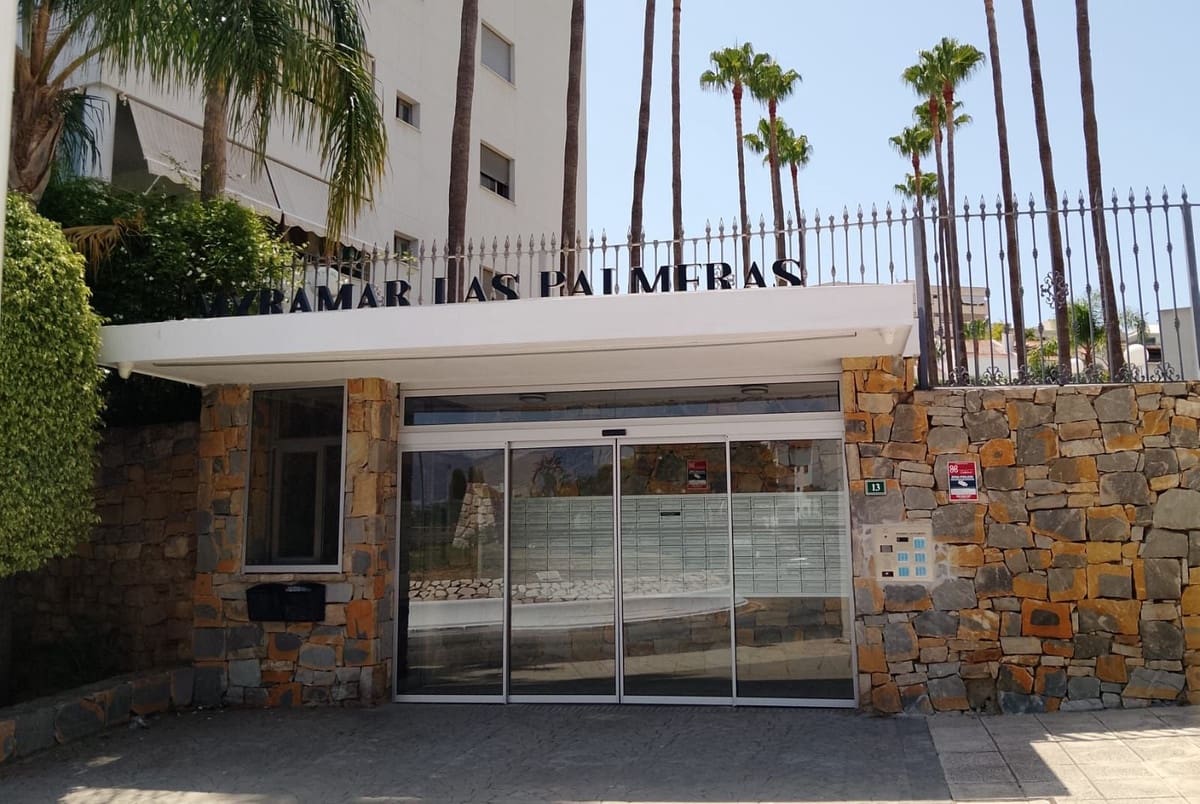 Apartamento de 3 habitaciones en Fuengirola en venta con piscina garaje - 599.000 € (Ref: 9190346)