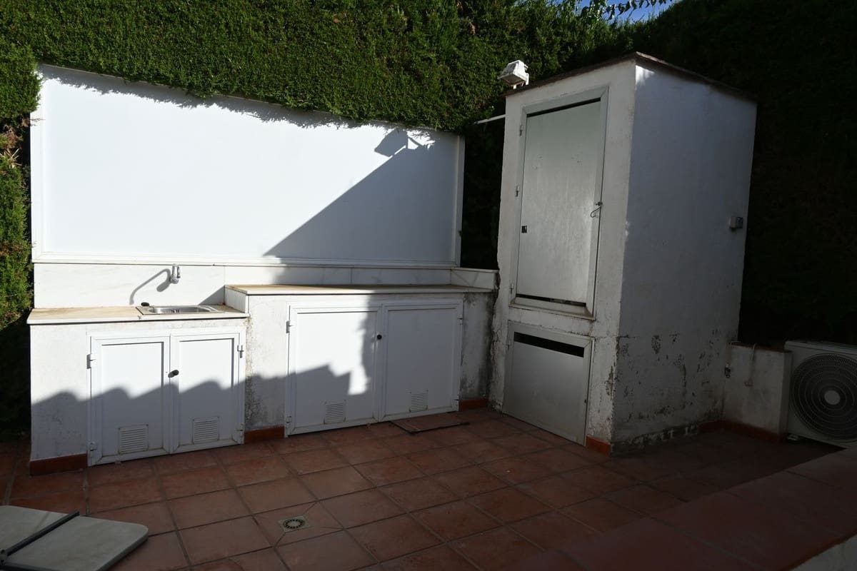 4 bedroom Villa for sale in Mijas with pool garage - € 659,000 (Ref: 9444779)