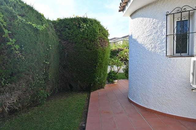 Chalet de 4 habitaciones en Mijas en venta con piscina garaje - 659.000 € (Ref: 9444779)