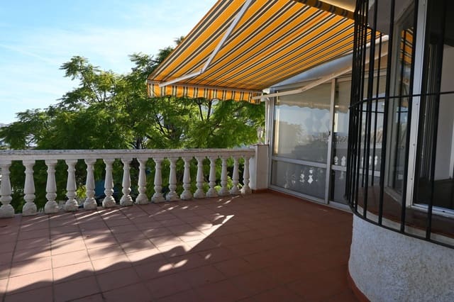 Chalet de 4 habitaciones en Mijas en venta con piscina garaje - 659.000 € (Ref: 9444779)