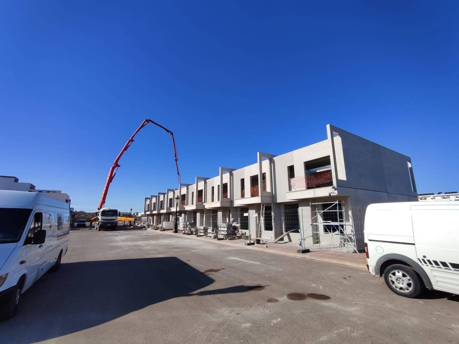 4 soveværelse Rækkehus til salg i Rafelbunyol med garage - € 385.000 (Ref: 9484055)