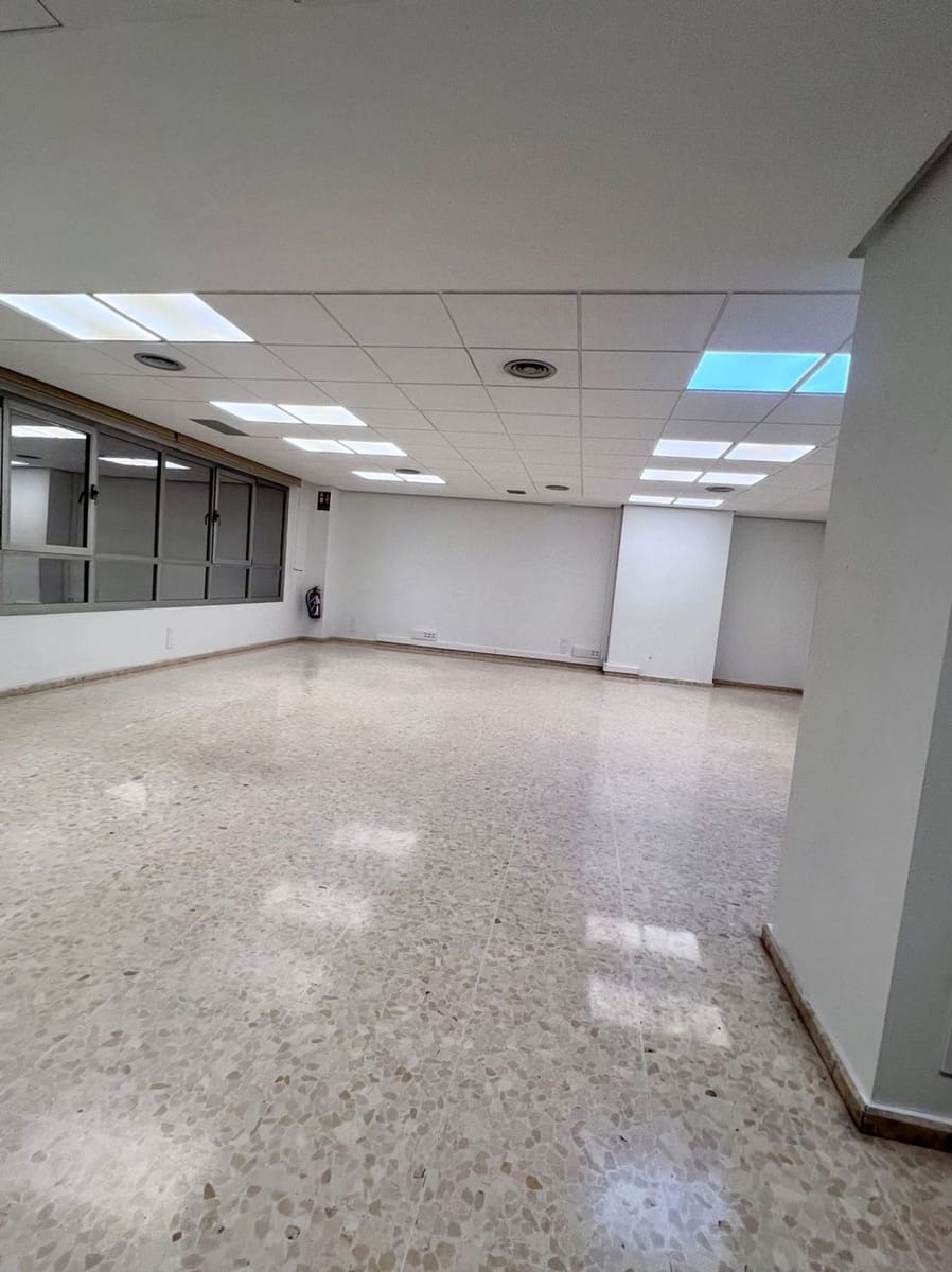 Office for rent in Alfafar - € 1,000 (Ref: 9484056)