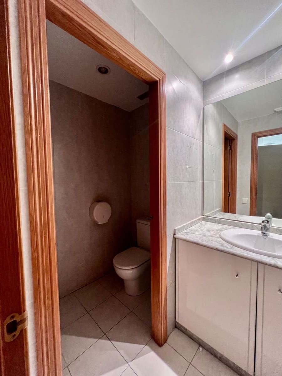 Office for rent in Alfafar - € 1,000 (Ref: 9484056)