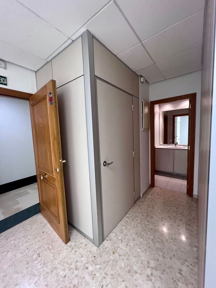 Office for rent in Alfafar - € 1,000 (Ref: 9484056)