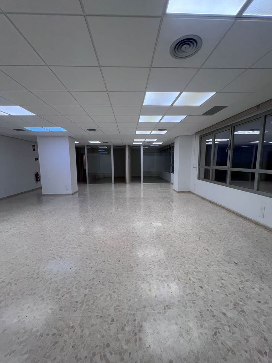 Office for rent in Alfafar - € 1,000 (Ref: 9484056)