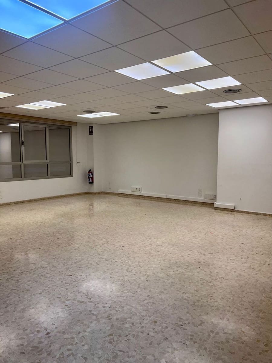 Office for rent in Alfafar - € 1,000 (Ref: 9484056)