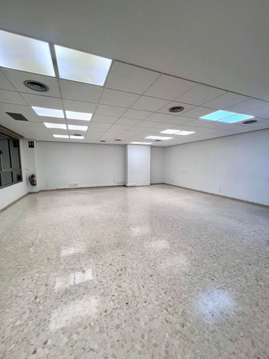 Office for rent in Alfafar - € 1,000 (Ref: 9484056)