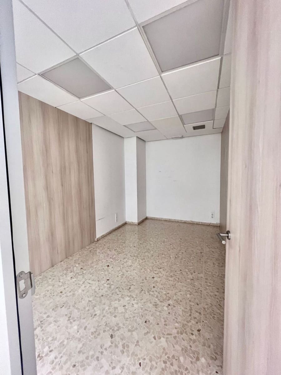 Office for rent in Alfafar - € 1,000 (Ref: 9484056)