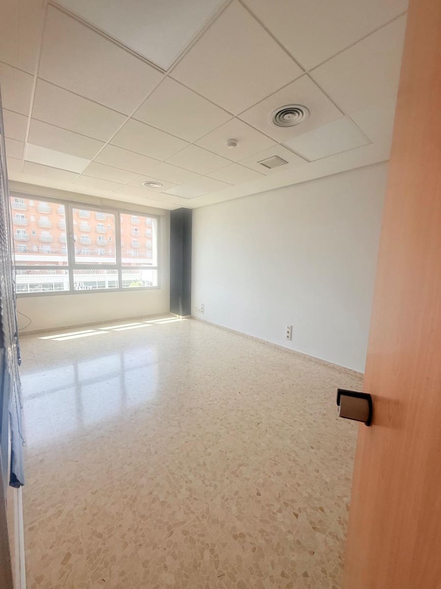 Office for rent in Alfafar - € 1,000 (Ref: 9484056)