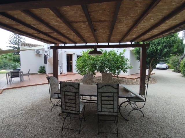 4 quarto Moradia para venda em La Xara - La Sella, Dénia com piscina garagem - 620 000 € (Ref: 10048955)