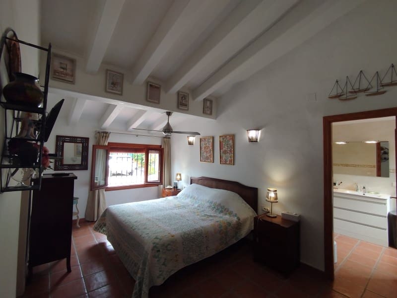 4 soverom Villa til salgs i Denia med svømmebasseng garasje - € 620 000 (Ref: 10048955)