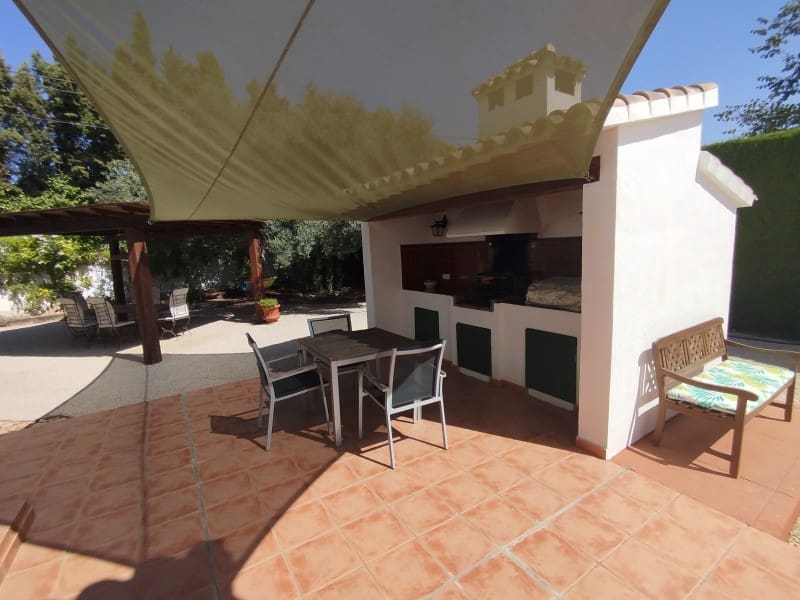 4 bedroom Villa for sale in Denia with pool garage - € 620,000 (Ref: 10048955)