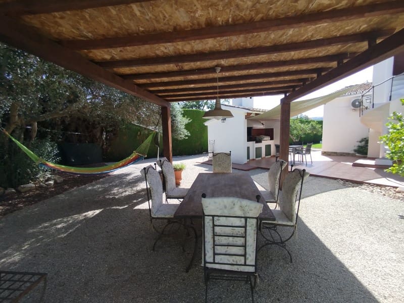 4 bedroom Villa for sale in Denia with pool garage - € 620,000 (Ref: 10048955)