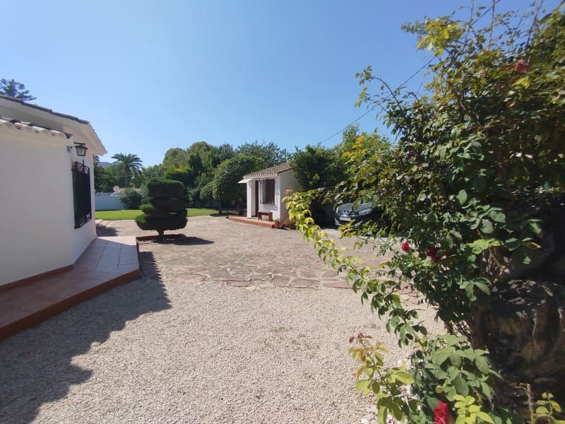 4 bedroom Villa for sale in Denia with pool garage - € 620,000 (Ref: 10048955)