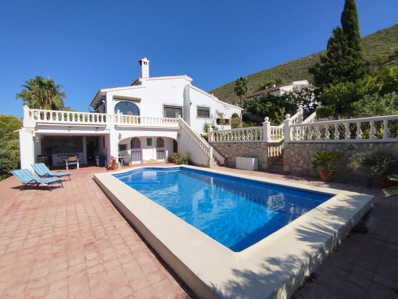 4 slaapkamer Villa te koop in Javea / Xabia met zwembad garage - € 629.000 (Ref: 10115623)