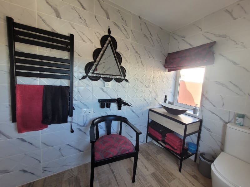 5 sypialnia Finka/Dom wiejski na sprzedaż w Oliva z basenem garażem - 549 000 € (Ref: 9491732)