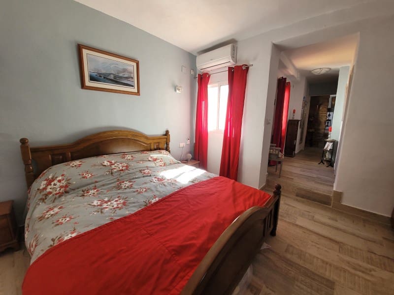 5 sypialnia Finka/Dom wiejski na sprzedaż w Oliva z basenem garażem - 549 000 € (Ref: 9491732)