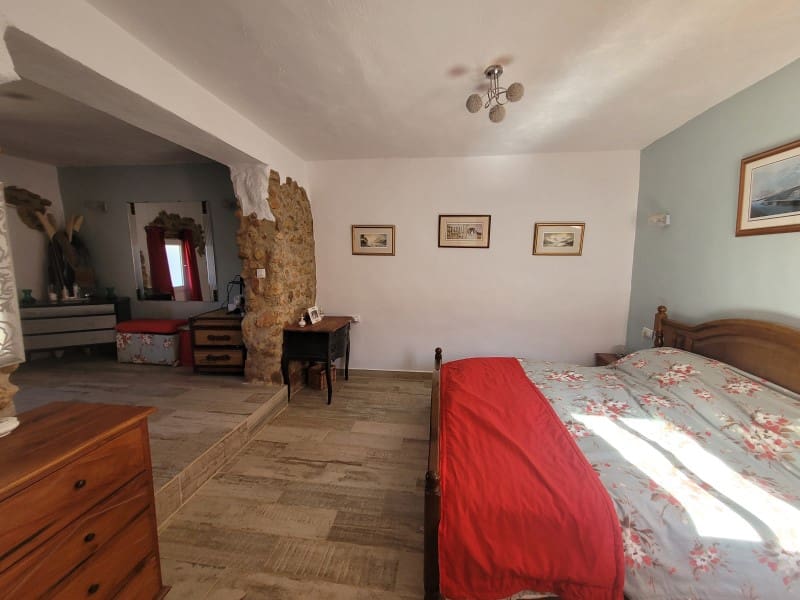 5 sypialnia Finka/Dom wiejski na sprzedaż w Oliva z basenem garażem - 549 000 € (Ref: 9491732)