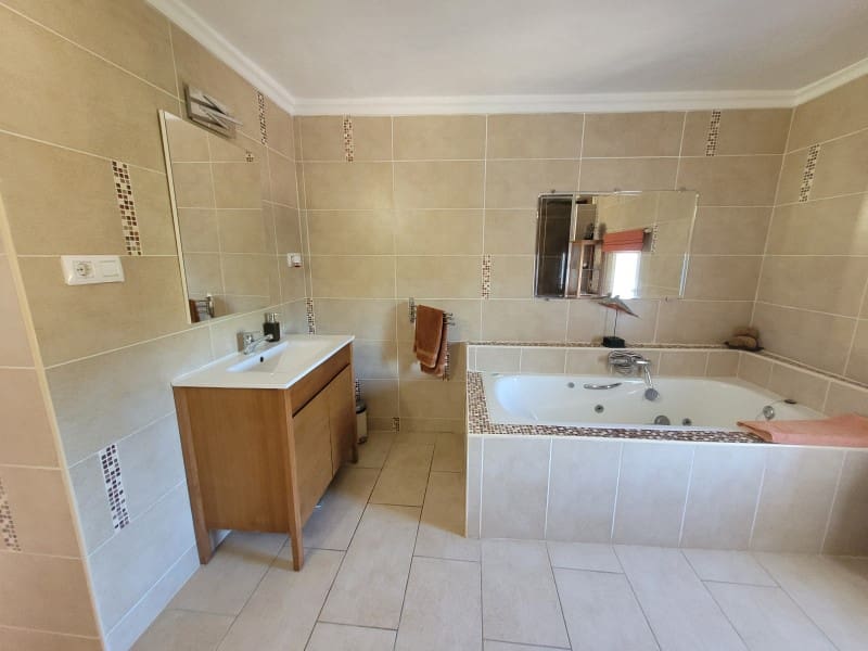 5 sypialnia Finka/Dom wiejski na sprzedaż w Oliva z basenem garażem - 549 000 € (Ref: 9491732)