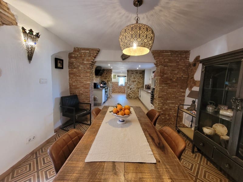 5 sypialnia Finka/Dom wiejski na sprzedaż w Oliva z basenem garażem - 549 000 € (Ref: 9491732)