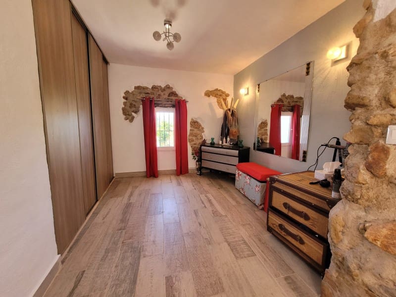 5 sypialnia Finka/Dom wiejski na sprzedaż w Oliva z basenem garażem - 549 000 € (Ref: 9491732)