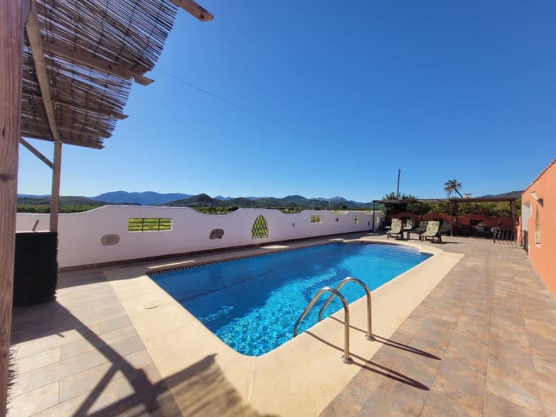 5 sypialnia Finka/Dom wiejski na sprzedaż w Oliva z basenem garażem - 549 000 € (Ref: 9491732)