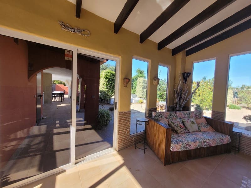 5 sypialnia Finka/Dom wiejski na sprzedaż w Oliva z basenem garażem - 549 000 € (Ref: 9491732)