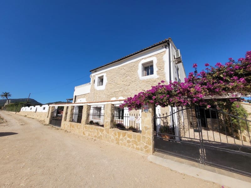 5 sypialnia Finka/Dom wiejski na sprzedaż w Oliva z basenem garażem - 549 000 € (Ref: 9491732)