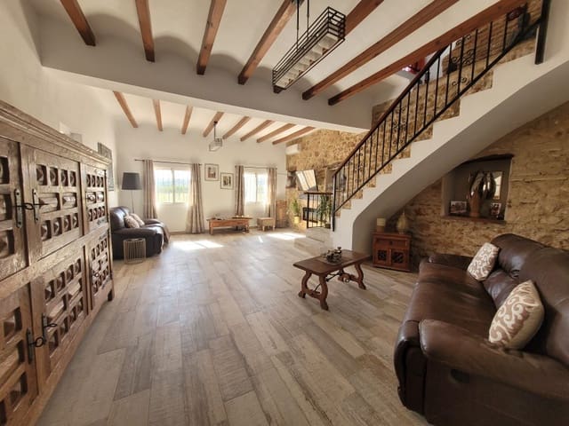 5 sypialnia Finka/Dom wiejski na sprzedaż w Oliva Pueblo, Oliva z basenem garażem - 549 000 € (Ref: 9491732)