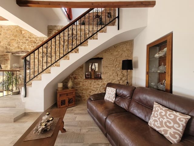 5 sypialnia Finka/Dom wiejski na sprzedaż w Oliva Pueblo, Oliva z basenem garażem - 549 000 € (Ref: 9491732)