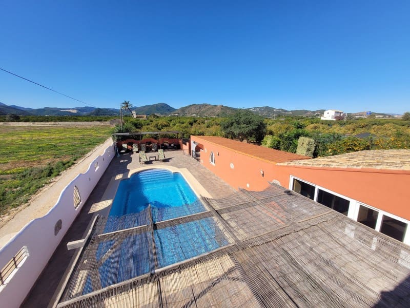 5 sypialnia Finka/Dom wiejski na sprzedaż w Oliva z basenem garażem - 549 000 € (Ref: 9491732)