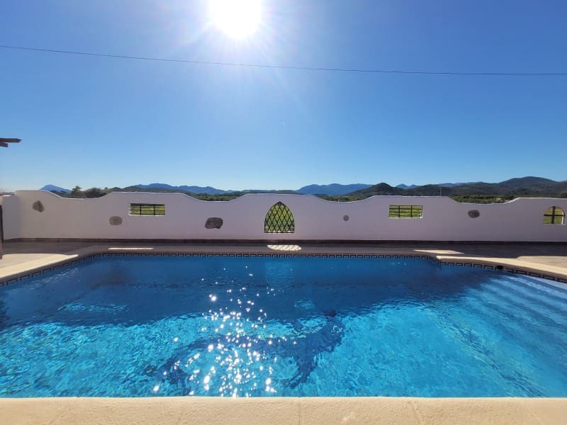 5 sypialnia Finka/Dom wiejski na sprzedaż w Oliva z basenem garażem - 549 000 € (Ref: 9491732)