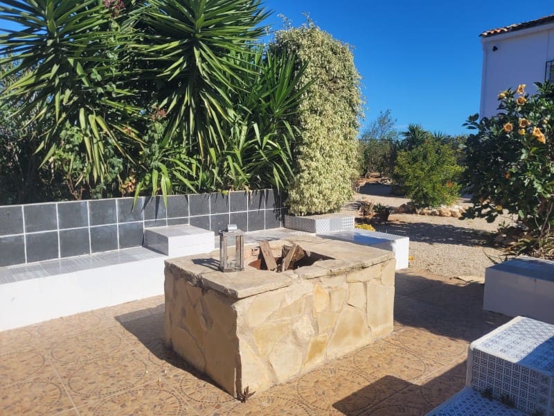 5 sypialnia Finka/Dom wiejski na sprzedaż w Oliva z basenem garażem - 549 000 € (Ref: 9491732)