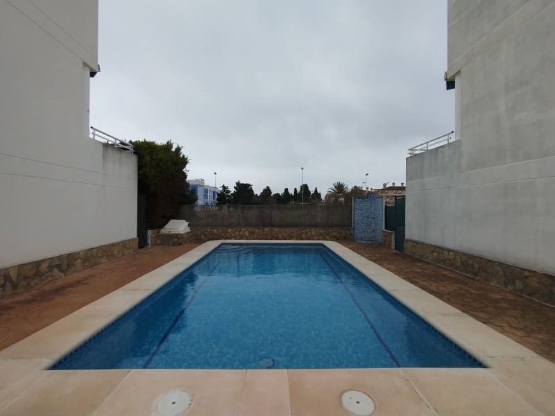 3 soverom Kjedet enebolig til salgs i Oliva med garasje - € 263 000 (Ref: 9491733)