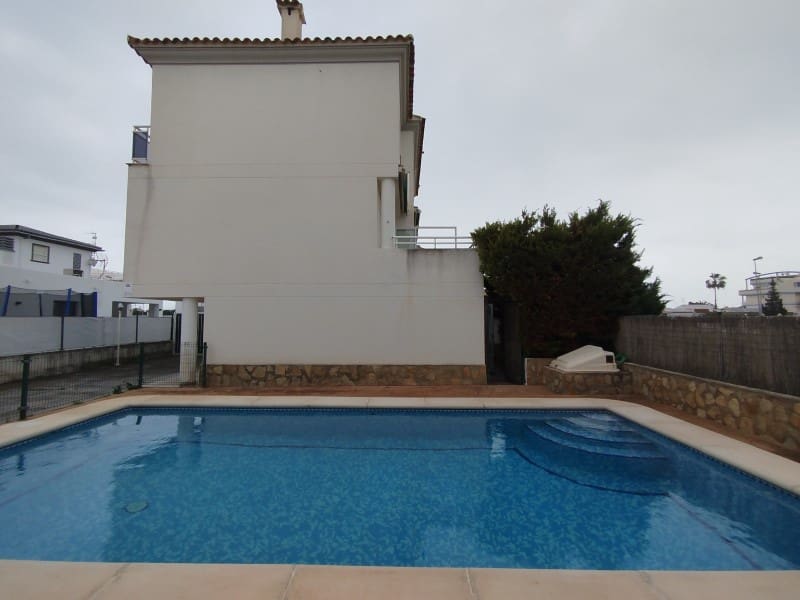 3 soverom Kjedet enebolig til salgs i Oliva med garasje - € 263 000 (Ref: 9491733)