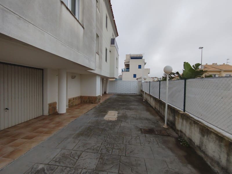 3 soverom Kjedet enebolig til salgs i Oliva med garasje - € 263 000 (Ref: 9491733)