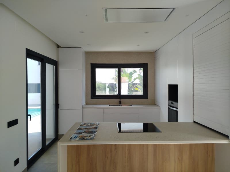 4 bedroom Villa for sale in Denia with pool garage - € 1,200,000 (Ref: 9491734)