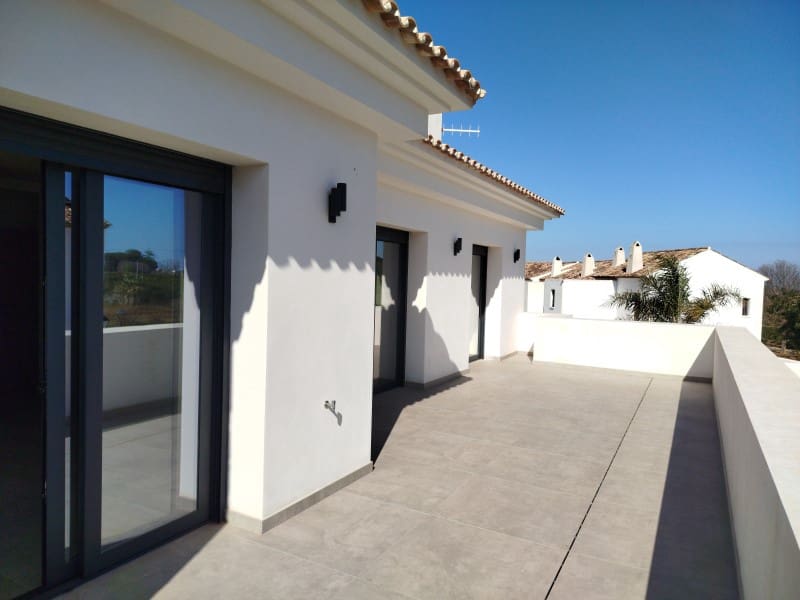 4 bedroom Villa for sale in Denia with pool garage - € 1,200,000 (Ref: 9491734)