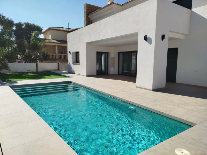 4 bedroom Villa for sale in Denia with pool garage - € 1,200,000 (Ref: 9491734)