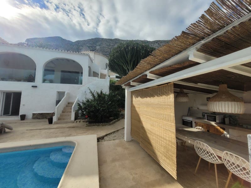 4 soveværelse Villa til salg i Denia - € 899.000 (Ref: 9516264)