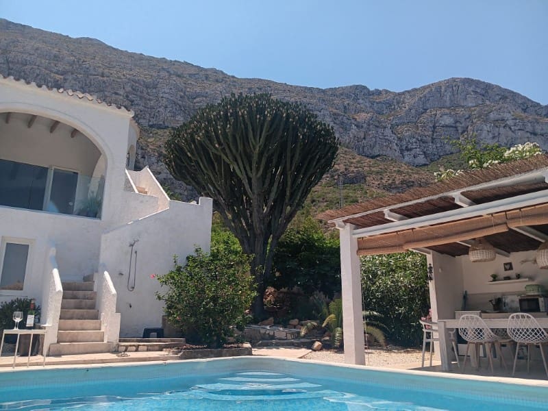 4 soveværelse Villa til salg i Denia - € 899.000 (Ref: 9516264)