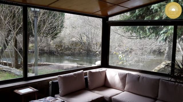 8 bedroom Hotel for sale in Puebla de Sanabria with garage - € 548,800 (Ref: 7869001)