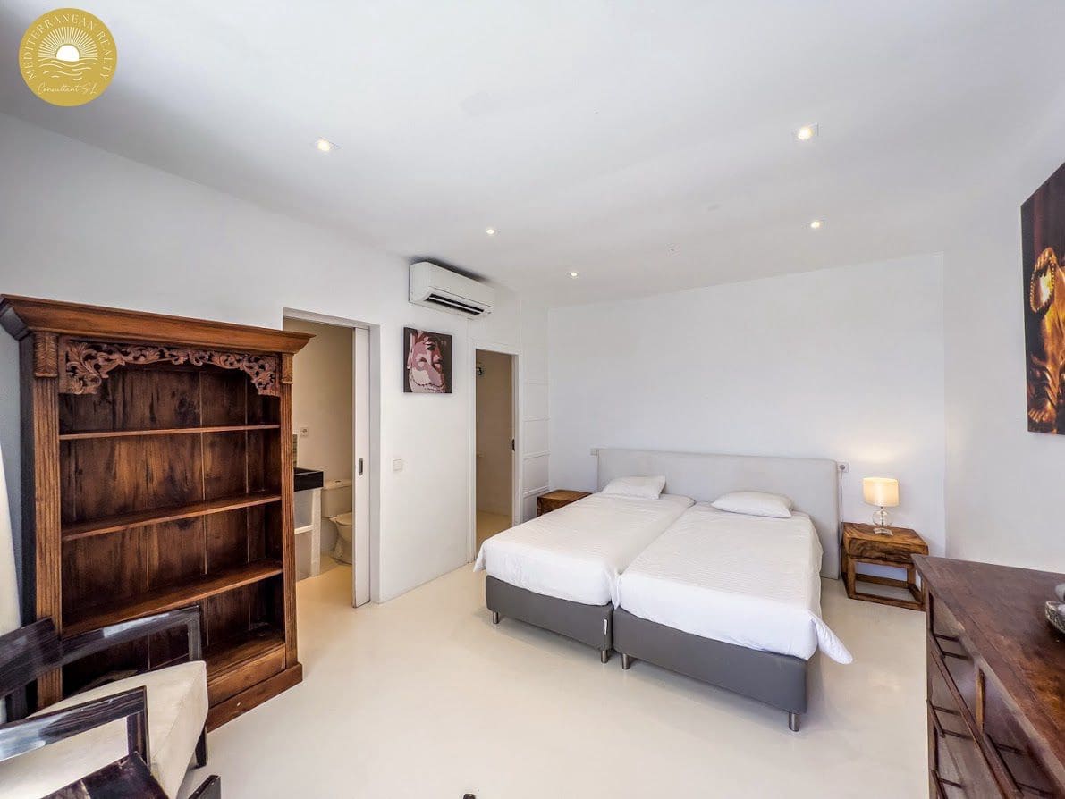 15 slaapkamer Villa te koop in Santa Eulalia / Santa Eularia met zwembad garage - € 5.000.000 (Ref: 7869031)