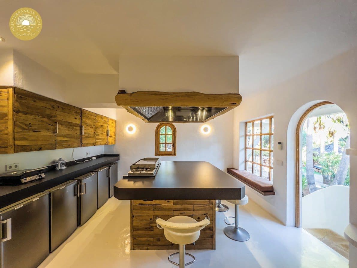 15 slaapkamer Villa te koop in Santa Eulalia / Santa Eularia met zwembad garage - € 5.000.000 (Ref: 7869031)